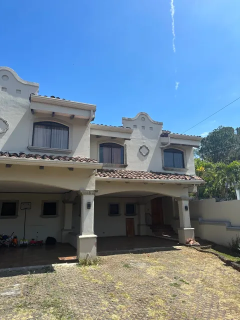 Casa en venta en Santa Ana, San José – Casa en Condominio Altos de Pereira, Pozos, Santa Ana