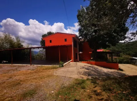 Casa en venta en Aserrí, San José – Dos Casas en Salitrillos Aserri