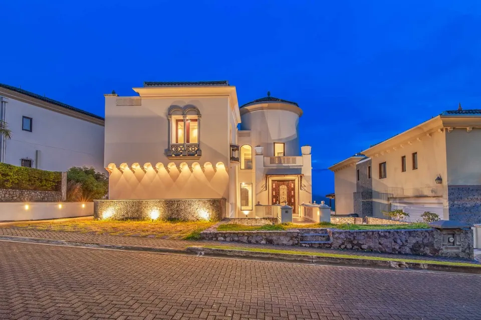 Casa en venta en Santa Ana, San José – foto 2