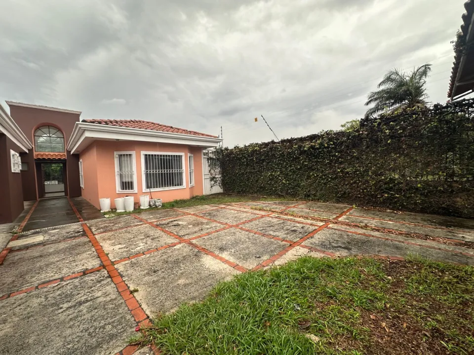 Casa en venta en Belén, Heredia – Casa en Residencial Lomas se Cariari, Belen