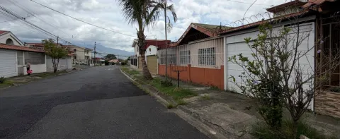 Casa en venta en San Francisco de Dos Ríos, San José, San José – Casa con apartamento en San Francisco de Dos Rios, La Pacifica