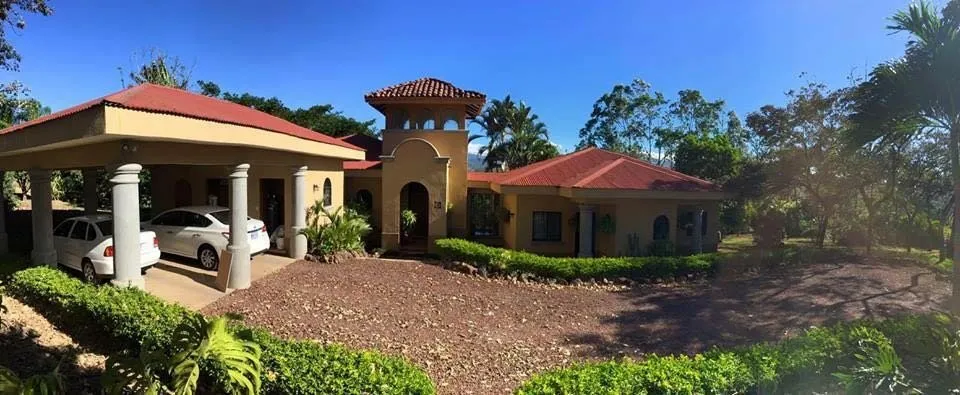Casa en venta en La Garita, Alajuela, Alajuela – Quinta en Residencial Estancias del Sol, La Garita, Alajuela