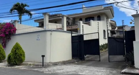 Casa en venta en Santa Ana, San José – foto 2