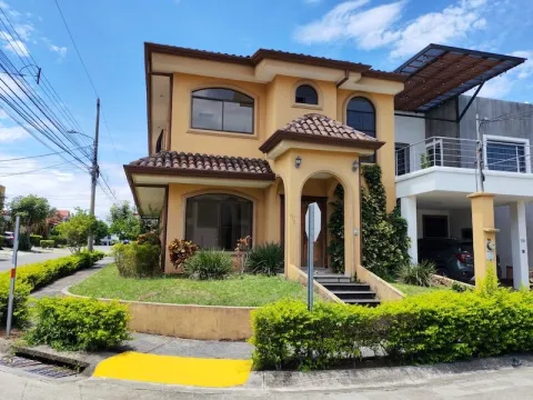 Casa en venta en Desamparados, Alajuela, Alajuela – Casa en Condominio Agua Clara, Desamparados, Alajuela