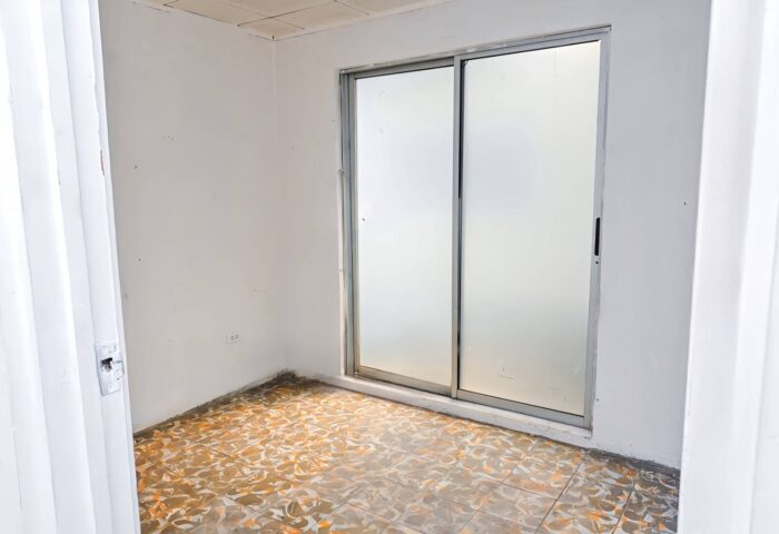 Edificio-2-niveles-ubicado-en-San-Juan-de-Tibas-11