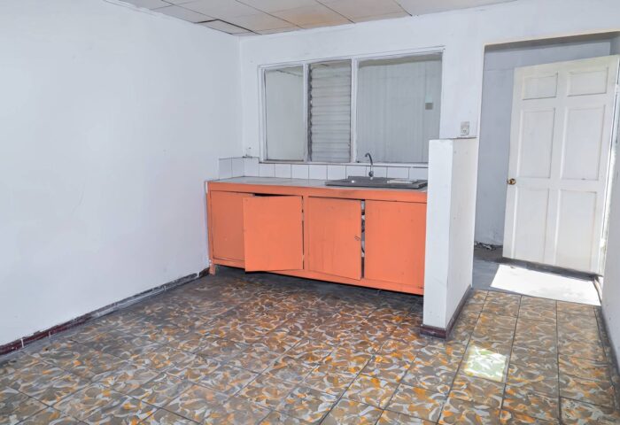 Edificio-2-niveles-ubicado-en-San-Juan-de-Tibas-12