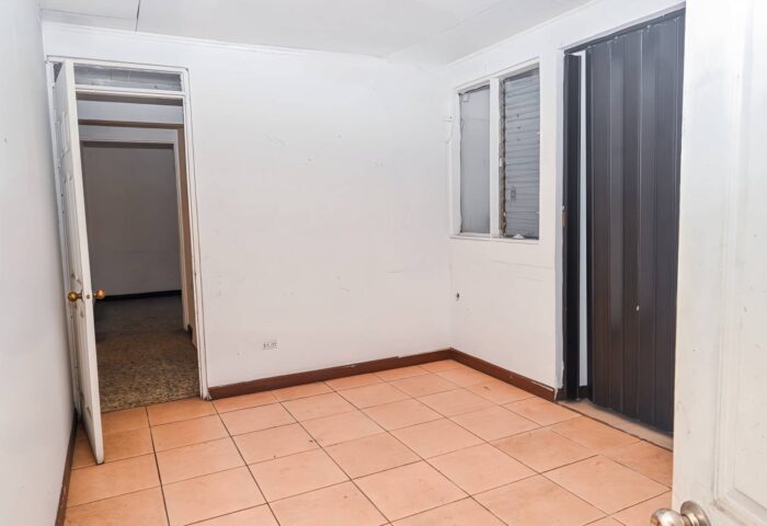 Edificio-2-niveles-ubicado-en-San-Juan-de-Tibas-15