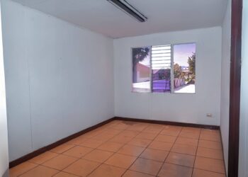 Edificio-2-niveles-ubicado-en-San-Juan-de-Tibas-17