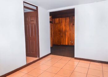 Edificio-2-niveles-ubicado-en-San-Juan-de-Tibas-18