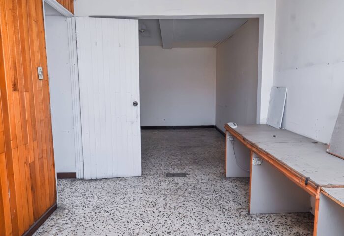 Edificio-2-niveles-ubicado-en-San-Juan-de-Tibas-19
